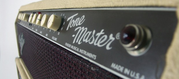 Sehen sie hier ein Fender Tonemaster Custom Shop point to point verdrahtetes blond Topteil. Das Baujahr ist exakt August 1999, was die Buchstaben „JH“ auf dem Quality Assurance Sticker belegen. […]